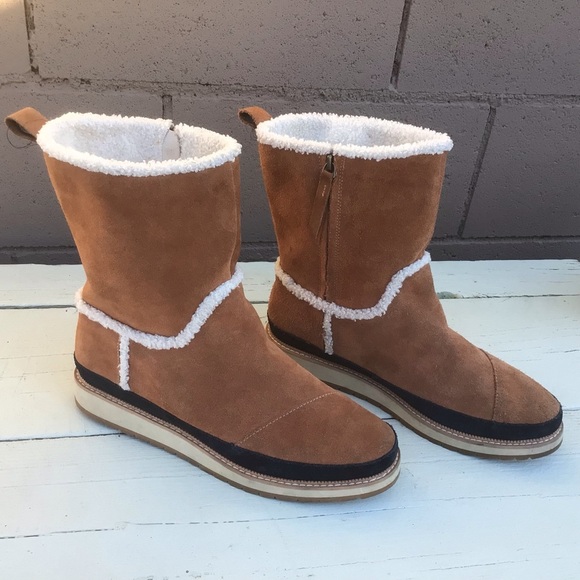 TOMS Leather Boots - Picture 1 of 9